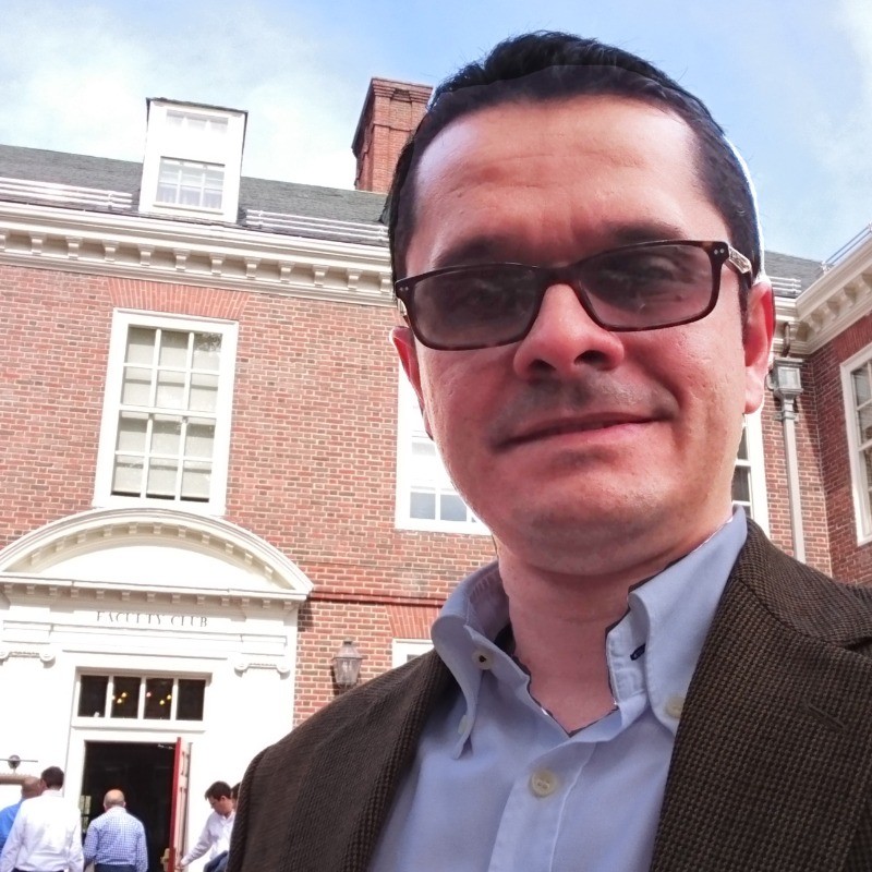 carlos -Clientify, CRM